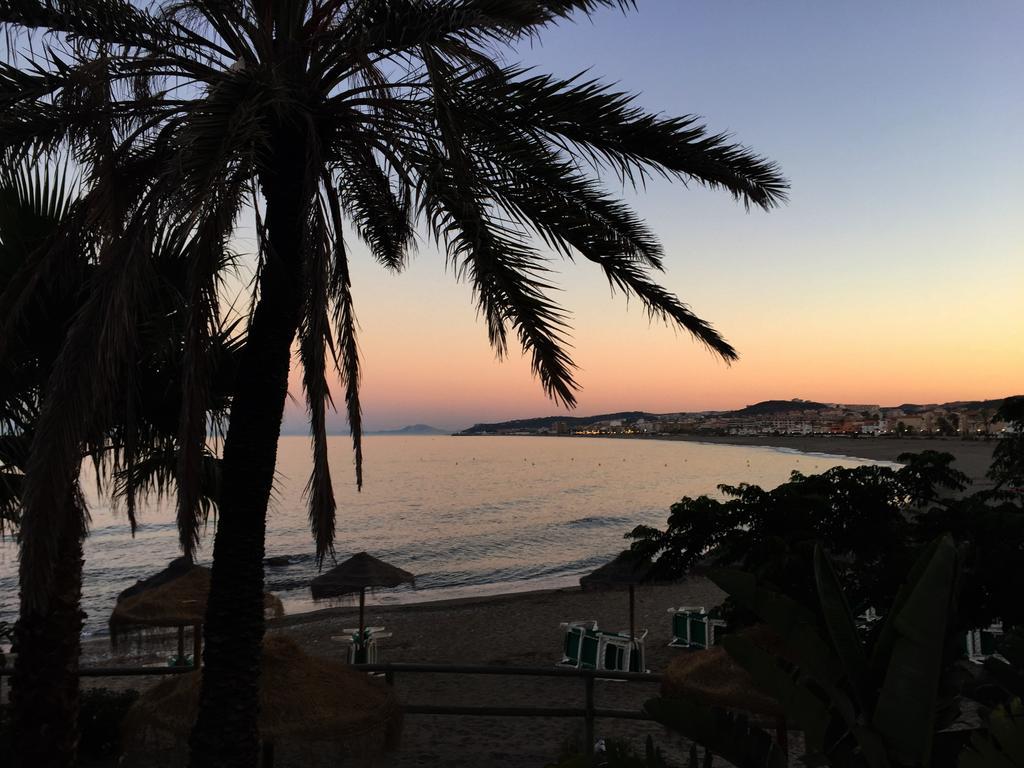 דירות אסטפונה Bahia De Casares חדר תמונה