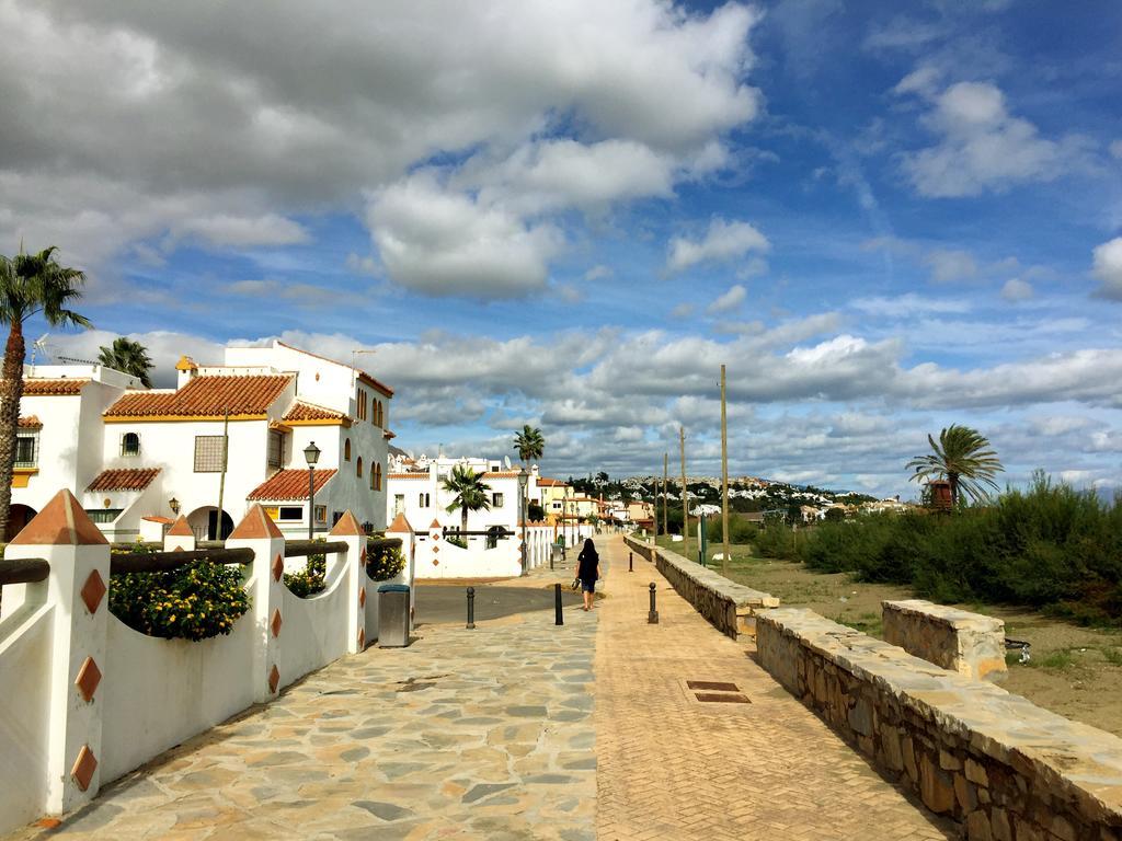 דירות אסטפונה Bahia De Casares חדר תמונה